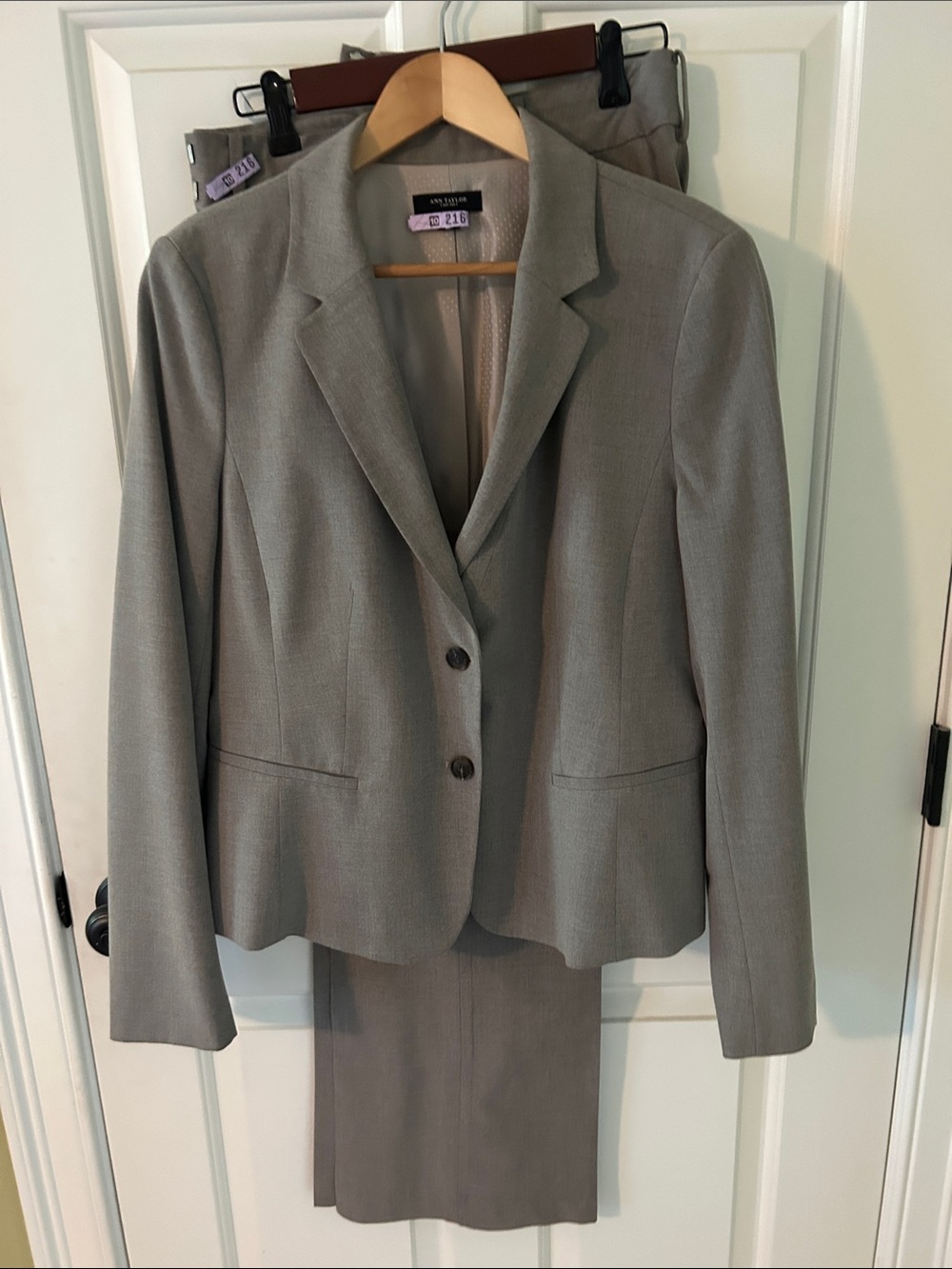 Ann Taylor Light Gray Two-Button Women's Suit Jacket & Matching Slacks